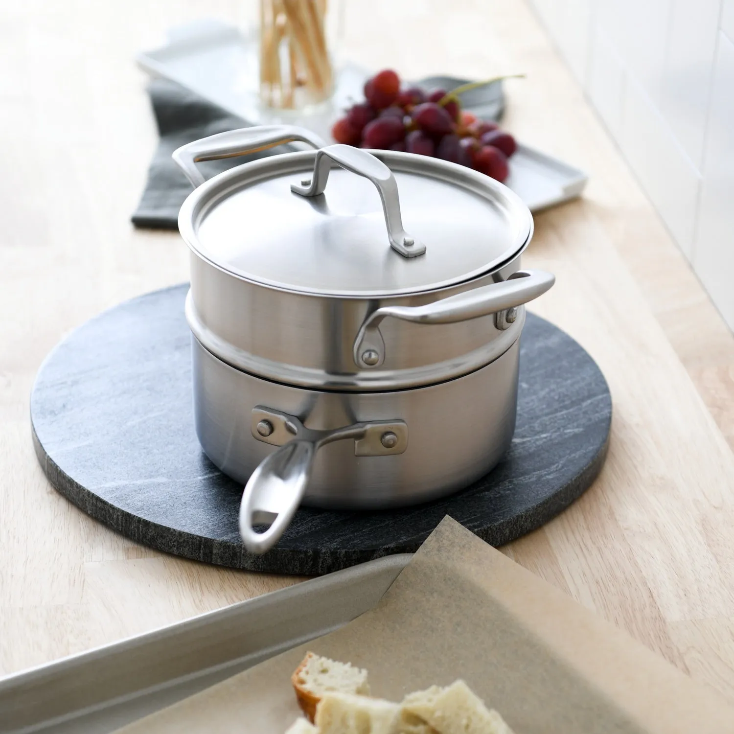 2-quart Covered Stainless Steel Saucepan