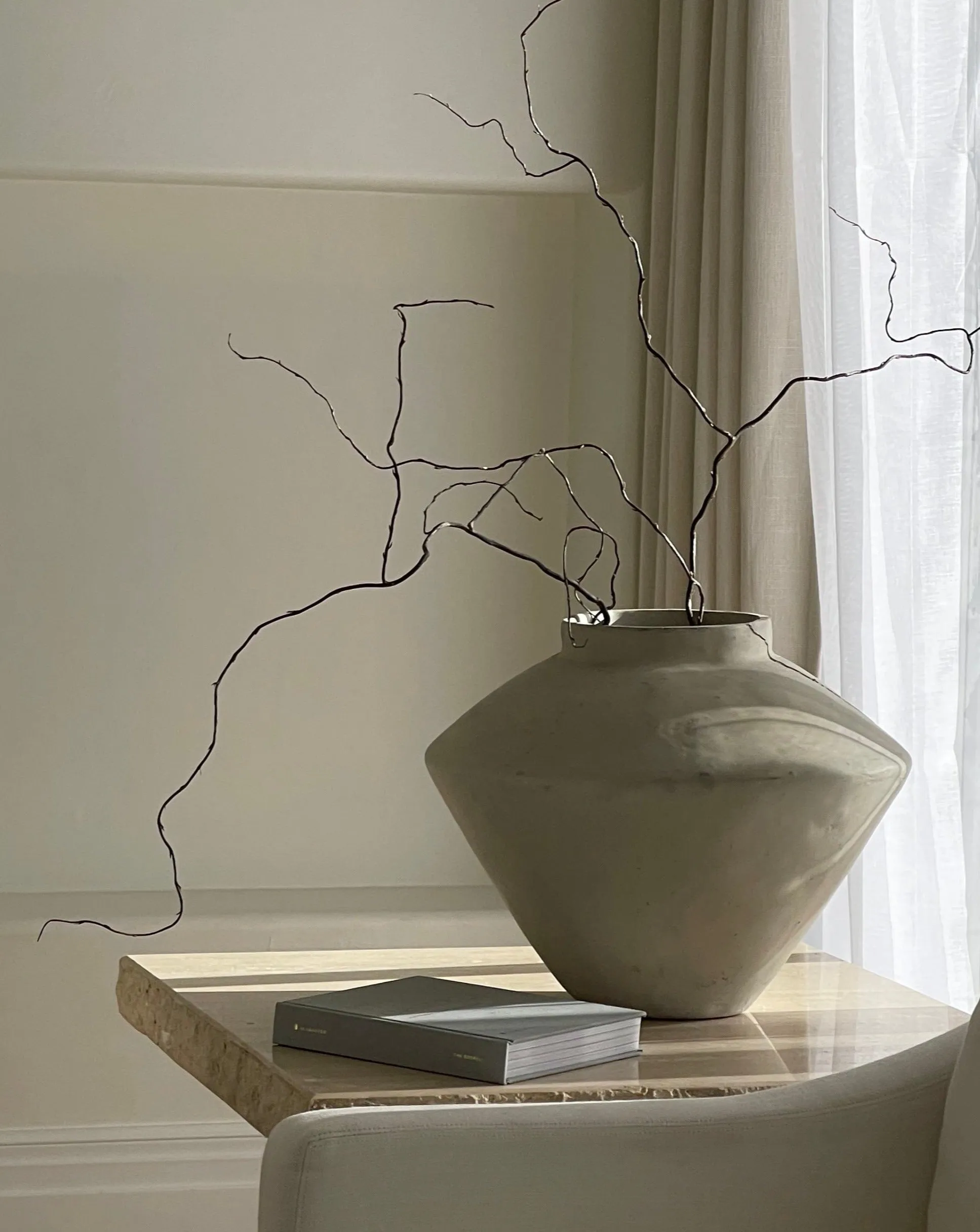 ANGULAR OFF-WHITE VESSEL LARGE