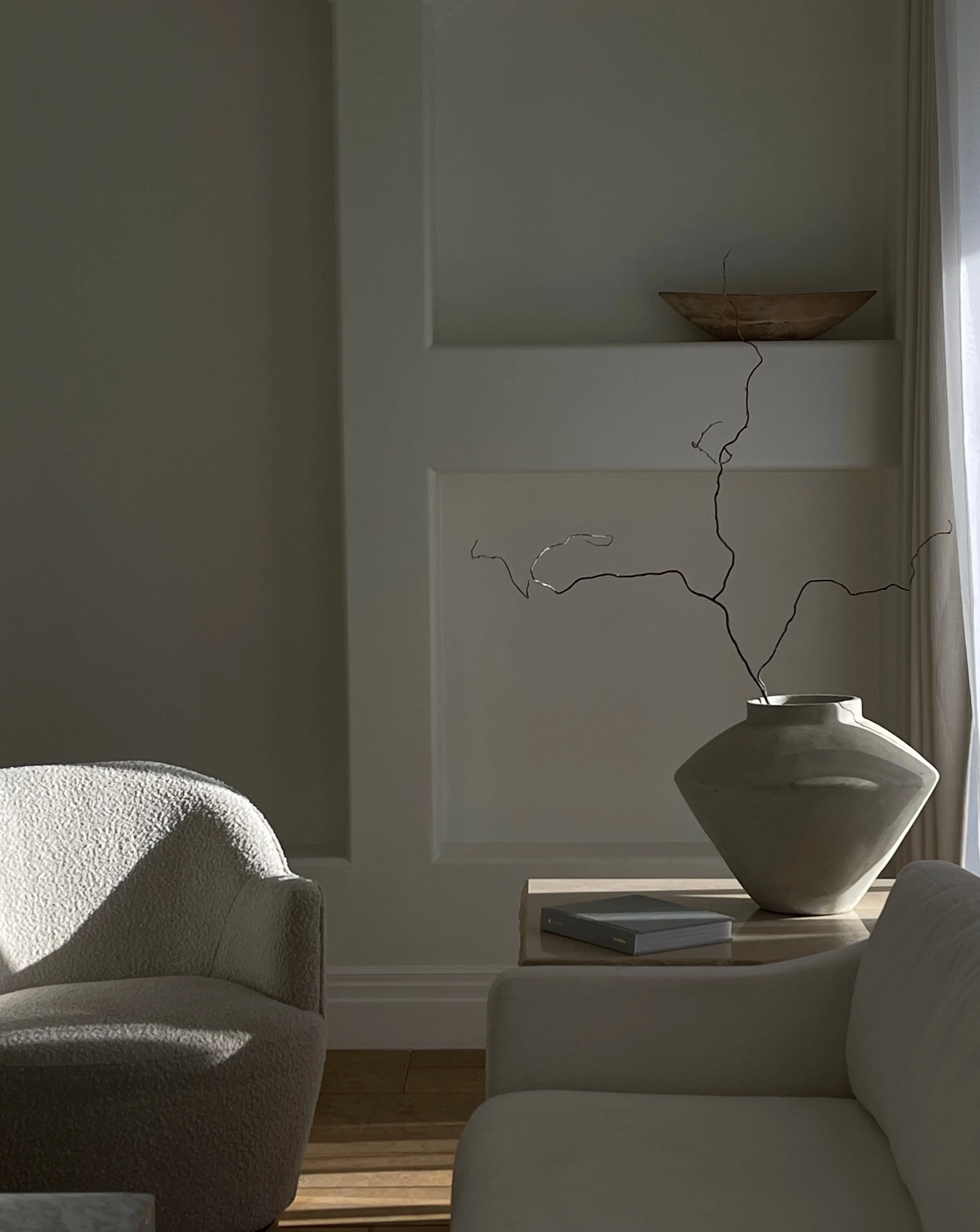 ANGULAR OFF-WHITE VESSEL LARGE