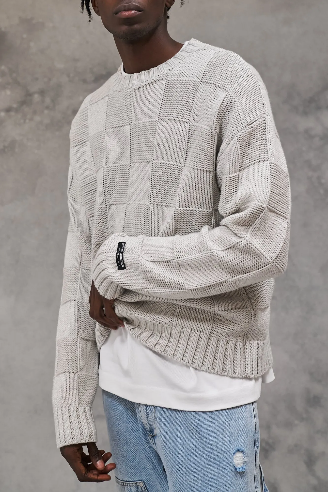 CHECKERBOARD KNIT CREW - GREY