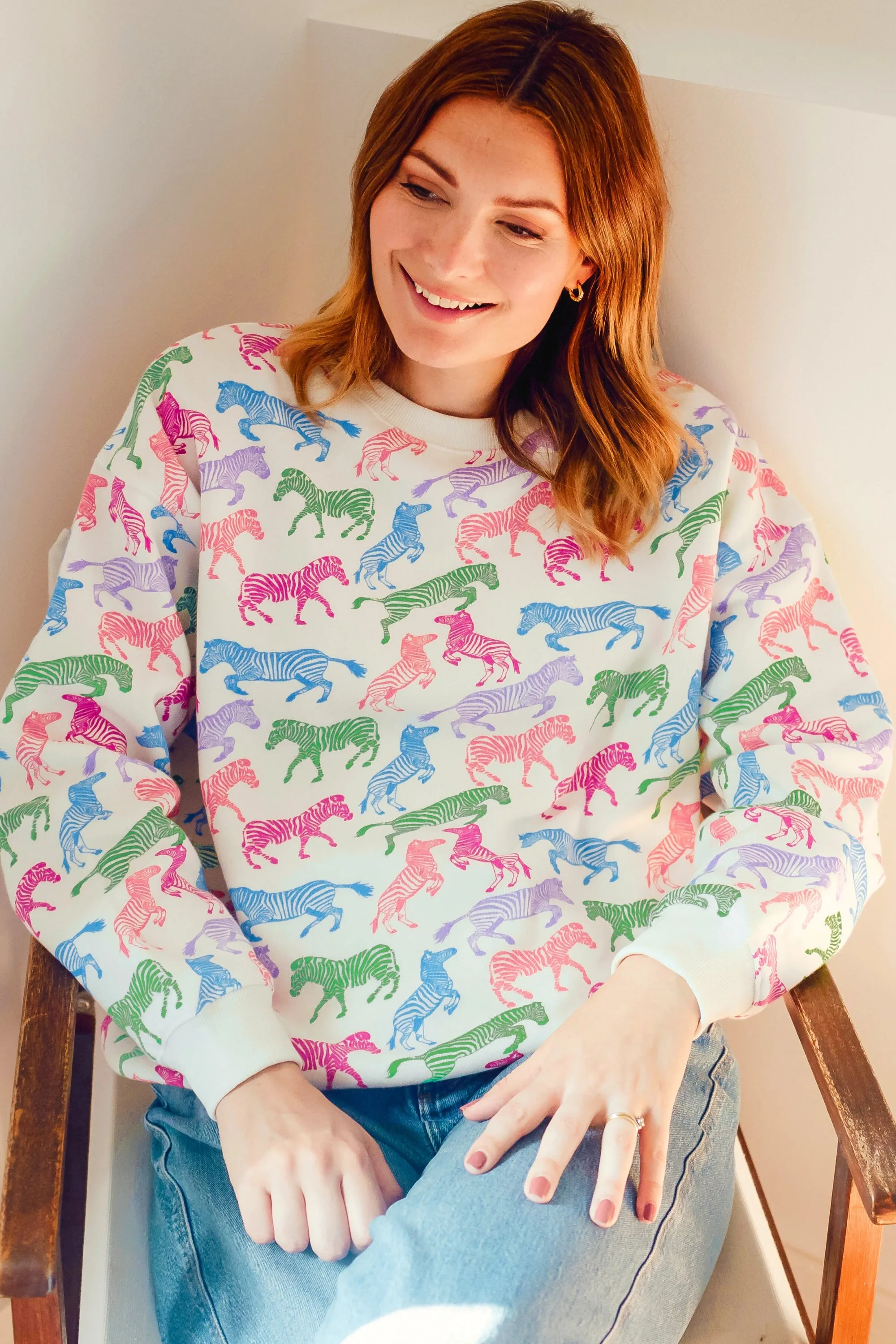 Eadie Relaxed Sweatshirt - Off-White. Colourful Zebra