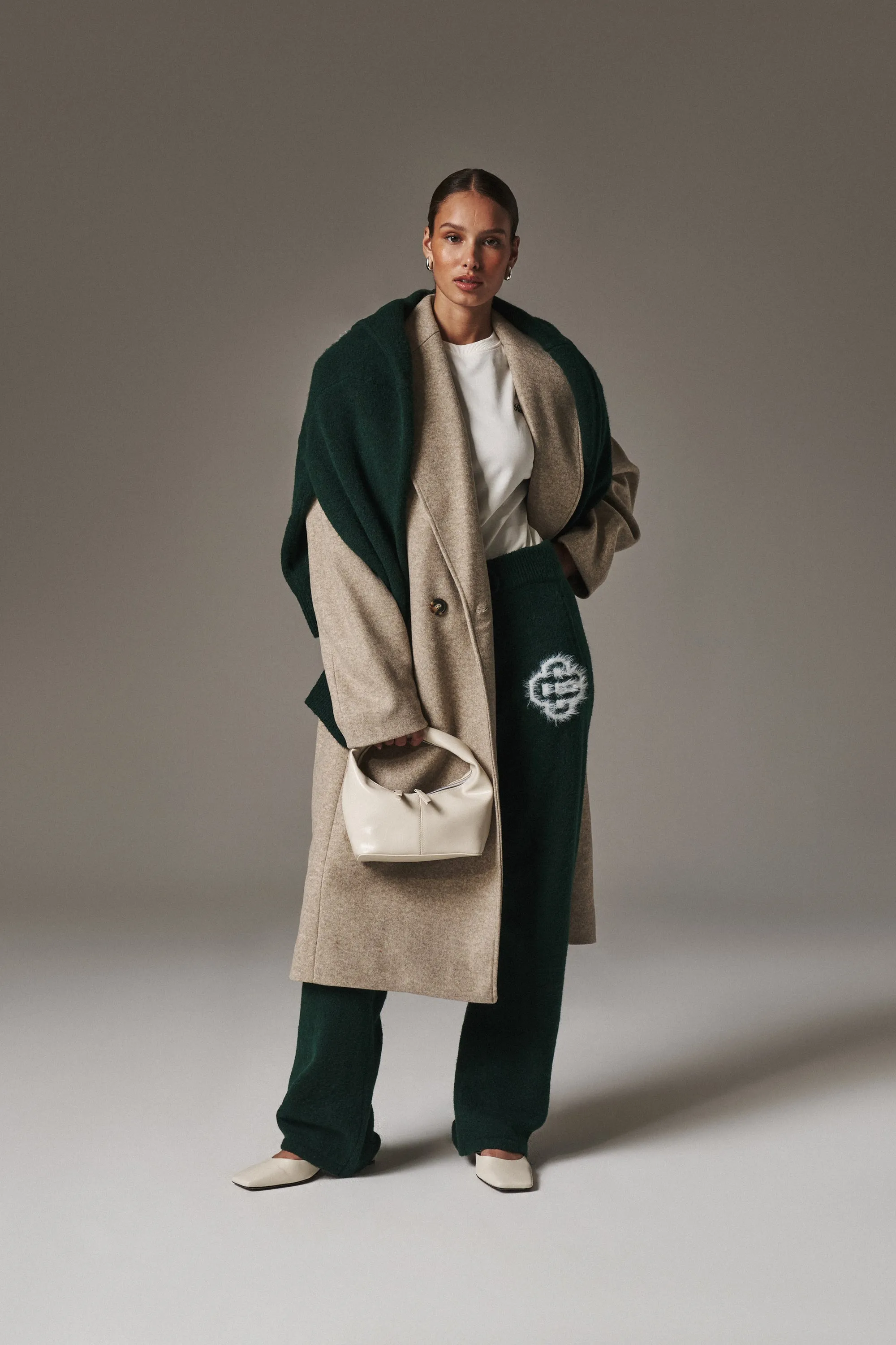 FLUFFY EMBLEM KNITTED CREW - FOREST GREEN