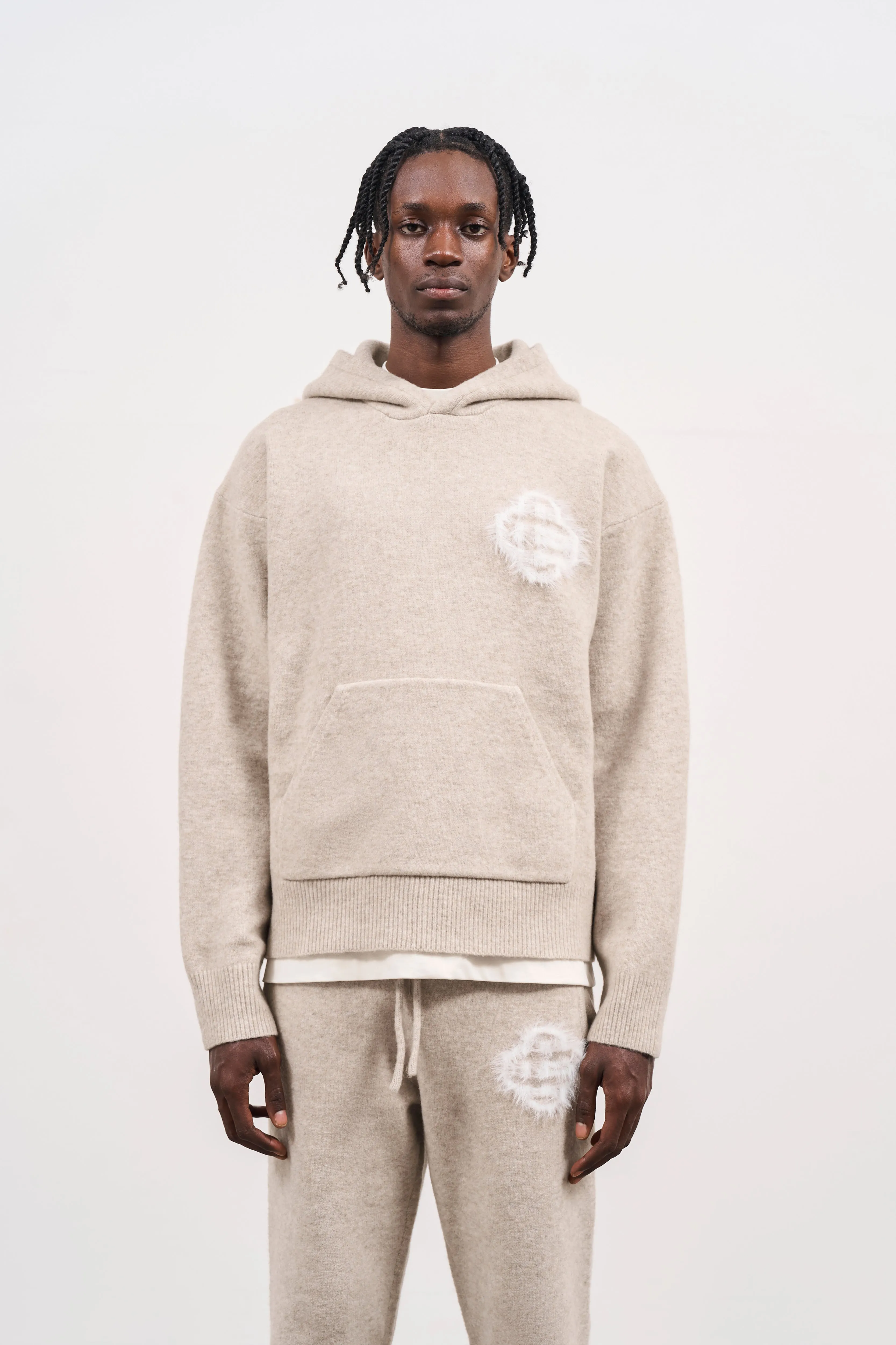 FLUFFY EMBLEM KNITTED HOODIE - BEIGE