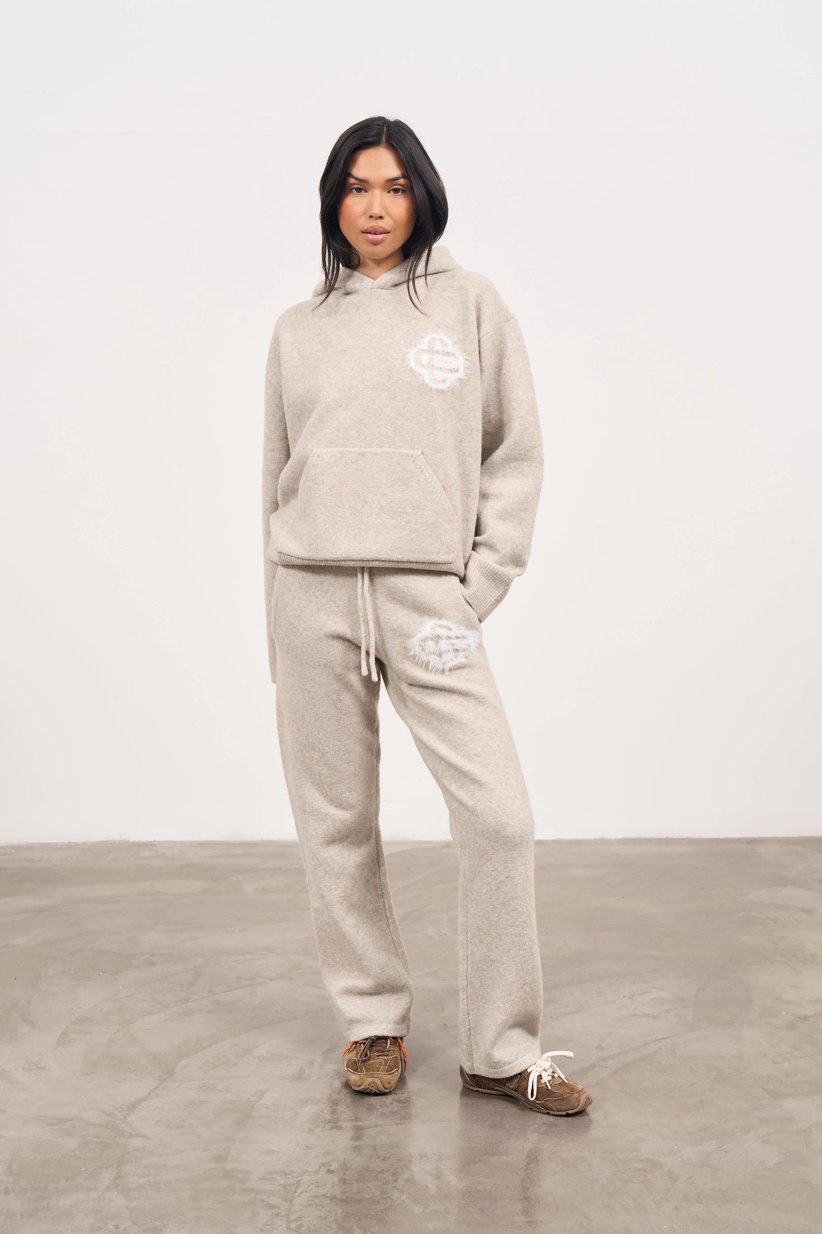 FLUFFY EMBLEM KNITTED HOODIE - BEIGE