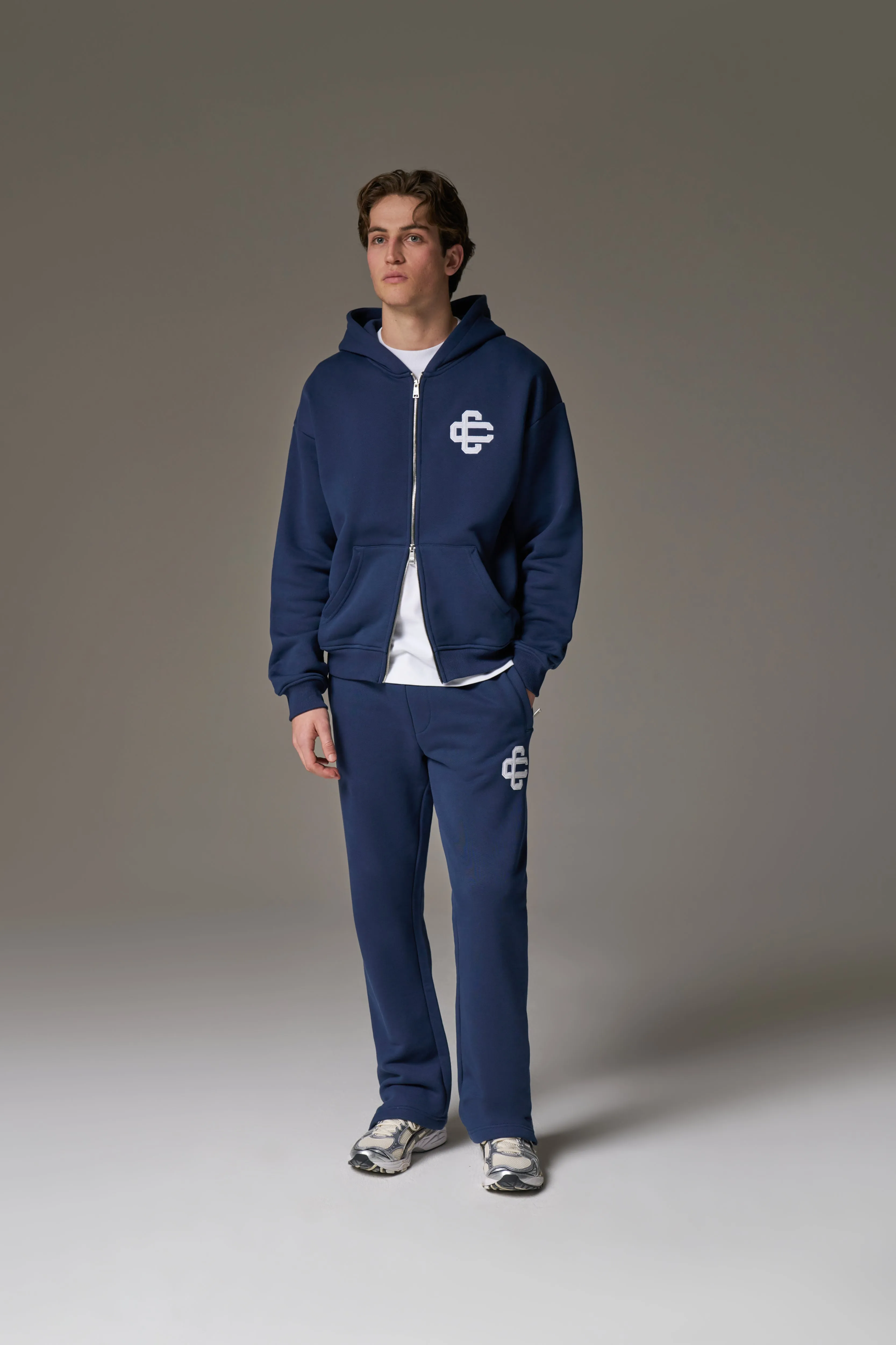 HEAVYWEIGHT EMBLEM APPLIQUE ZIP THROUGH HOODIE - NAVY