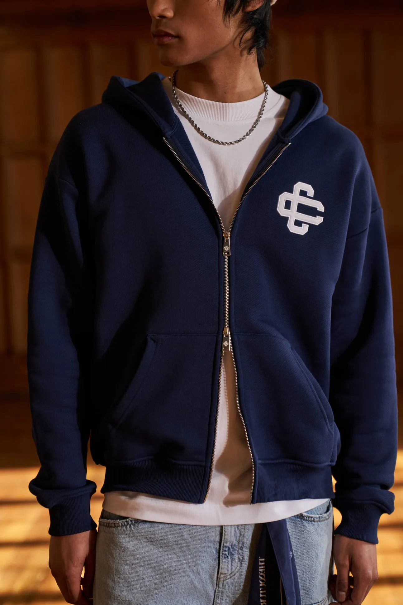 HEAVYWEIGHT EMBLEM APPLIQUE ZIP THROUGH HOODIE - NAVY