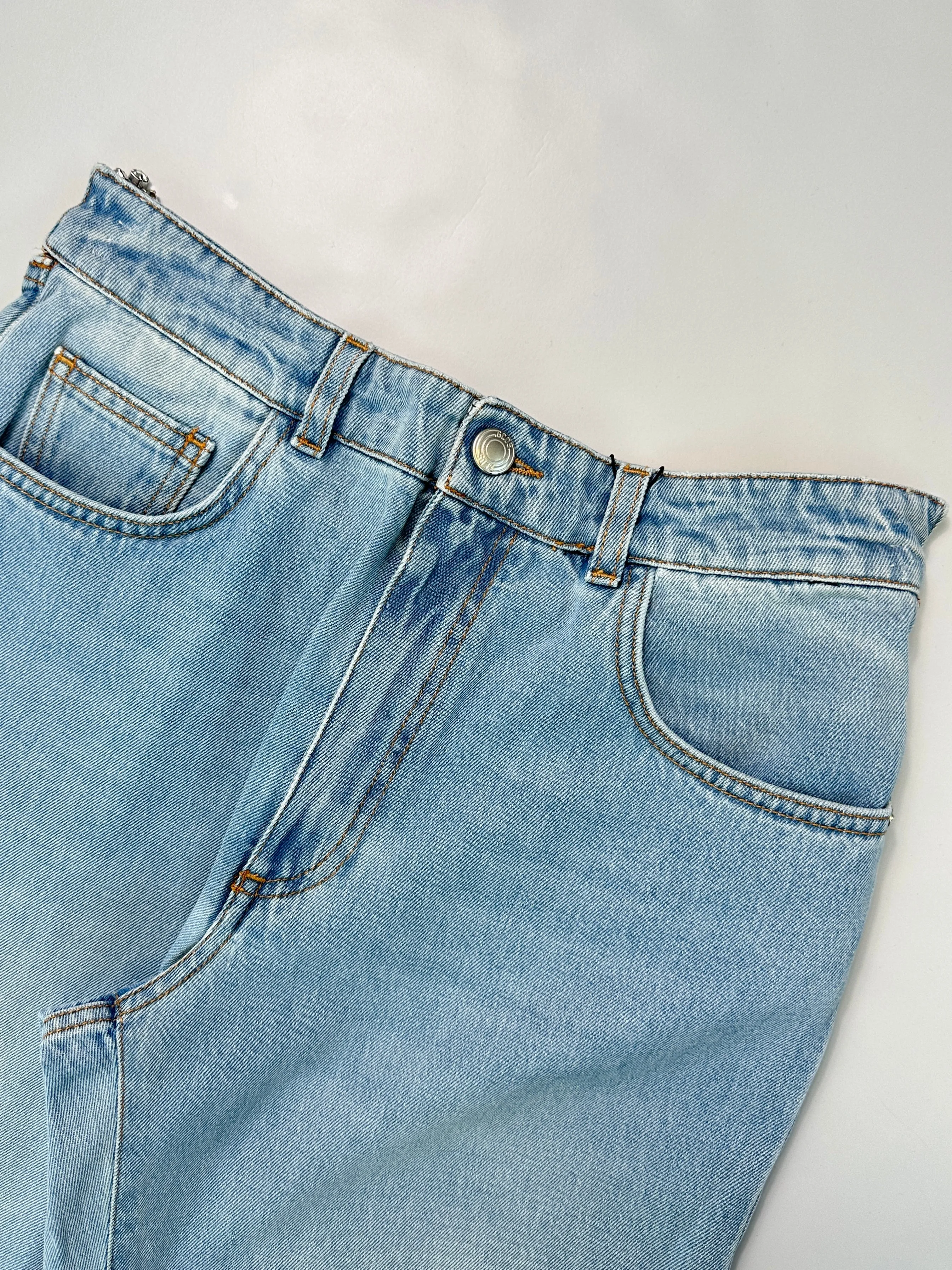 Jeans Azzurro Con Chocker