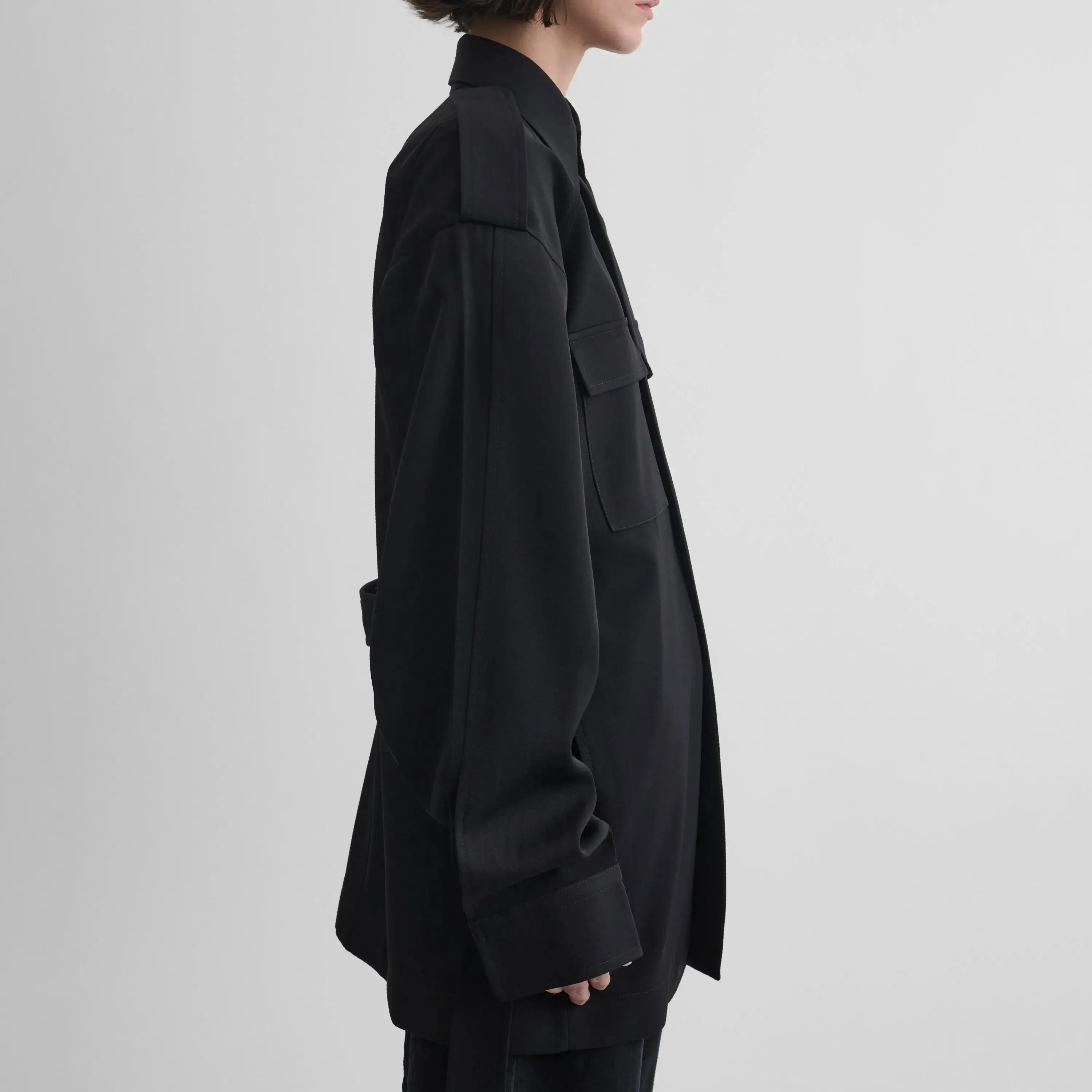 LIGHTWEIGHT SHIRT JACKET | black wool