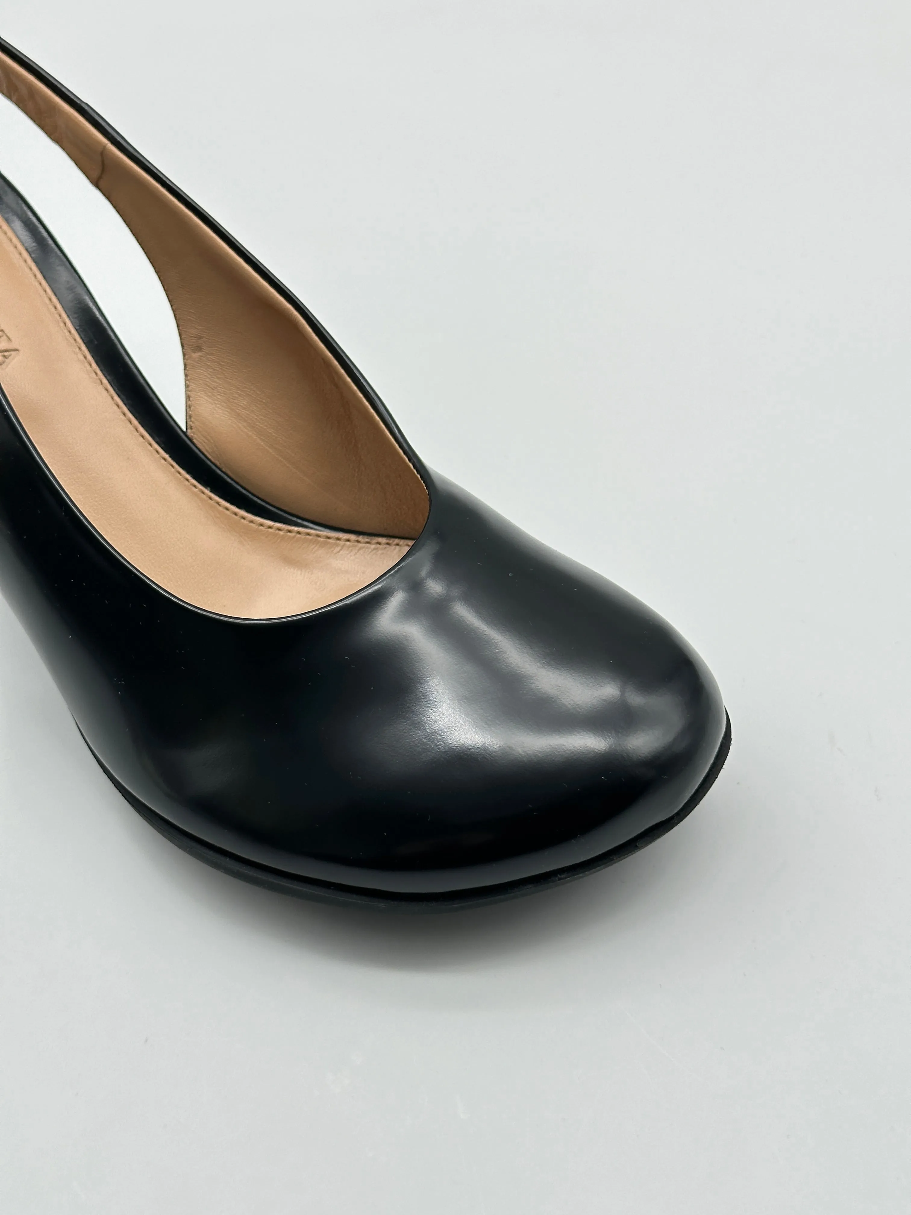 Mules With Heel