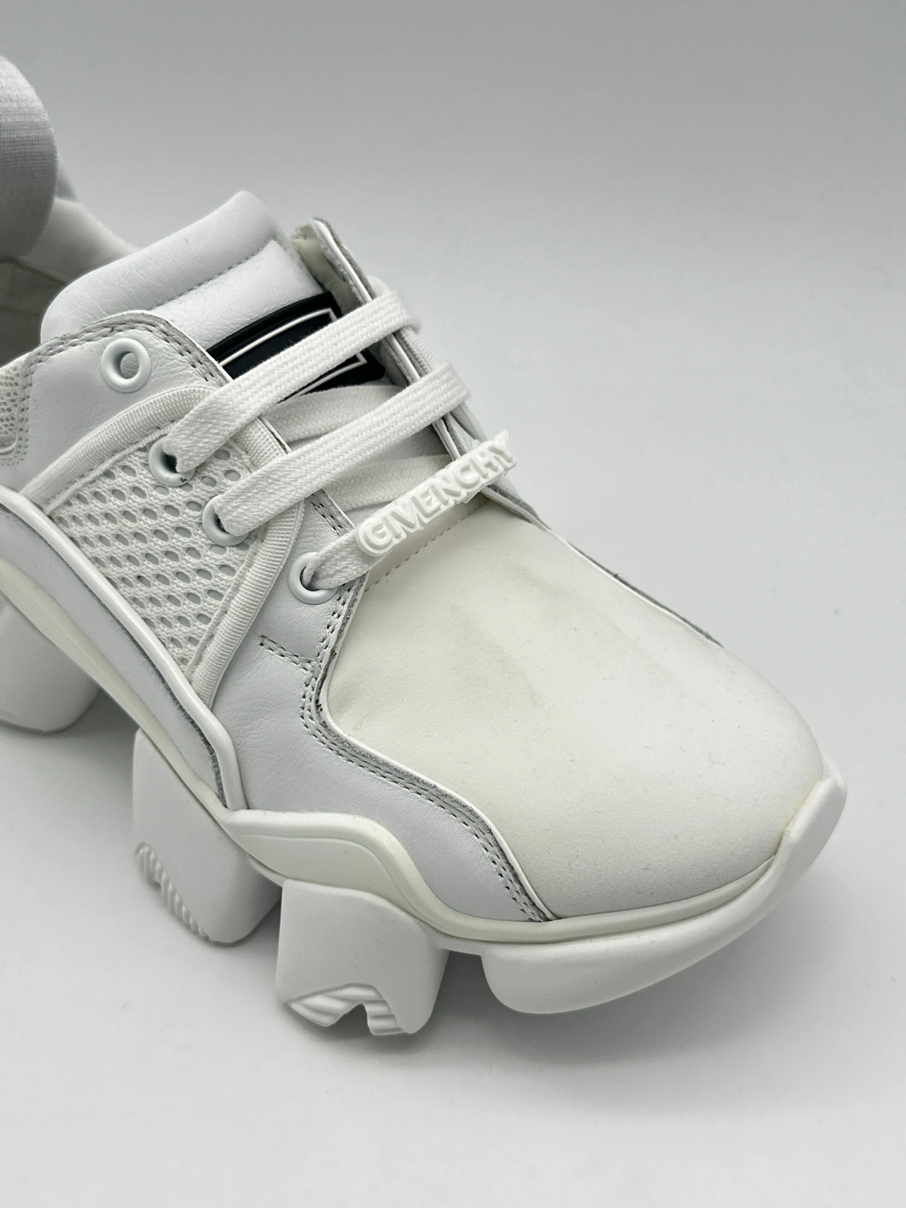 Sneaker Bassa Jaw Bianca Con Suola Scultorea