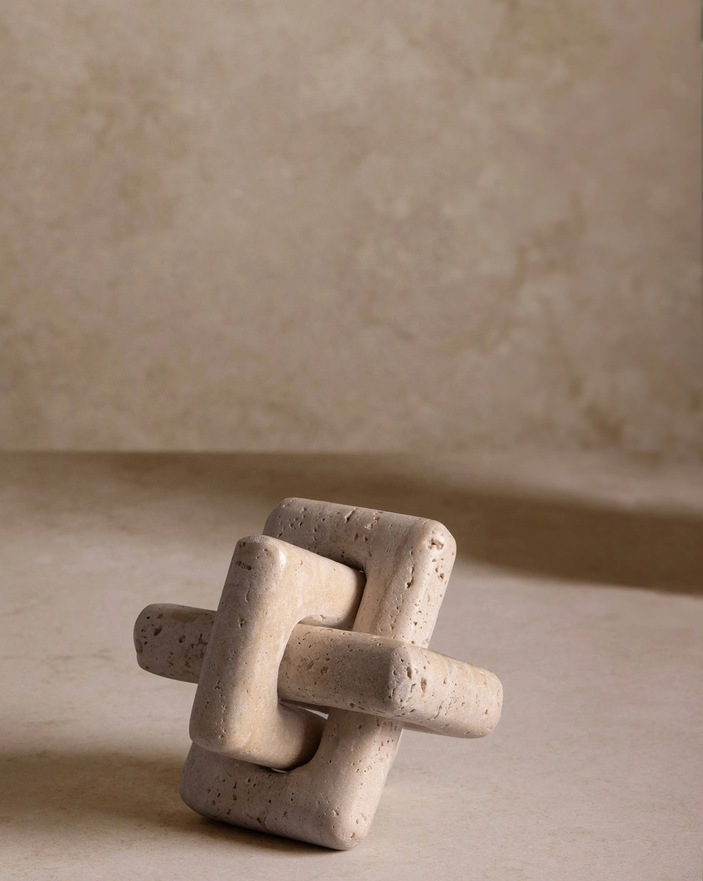 TRAVERTINE KNOT