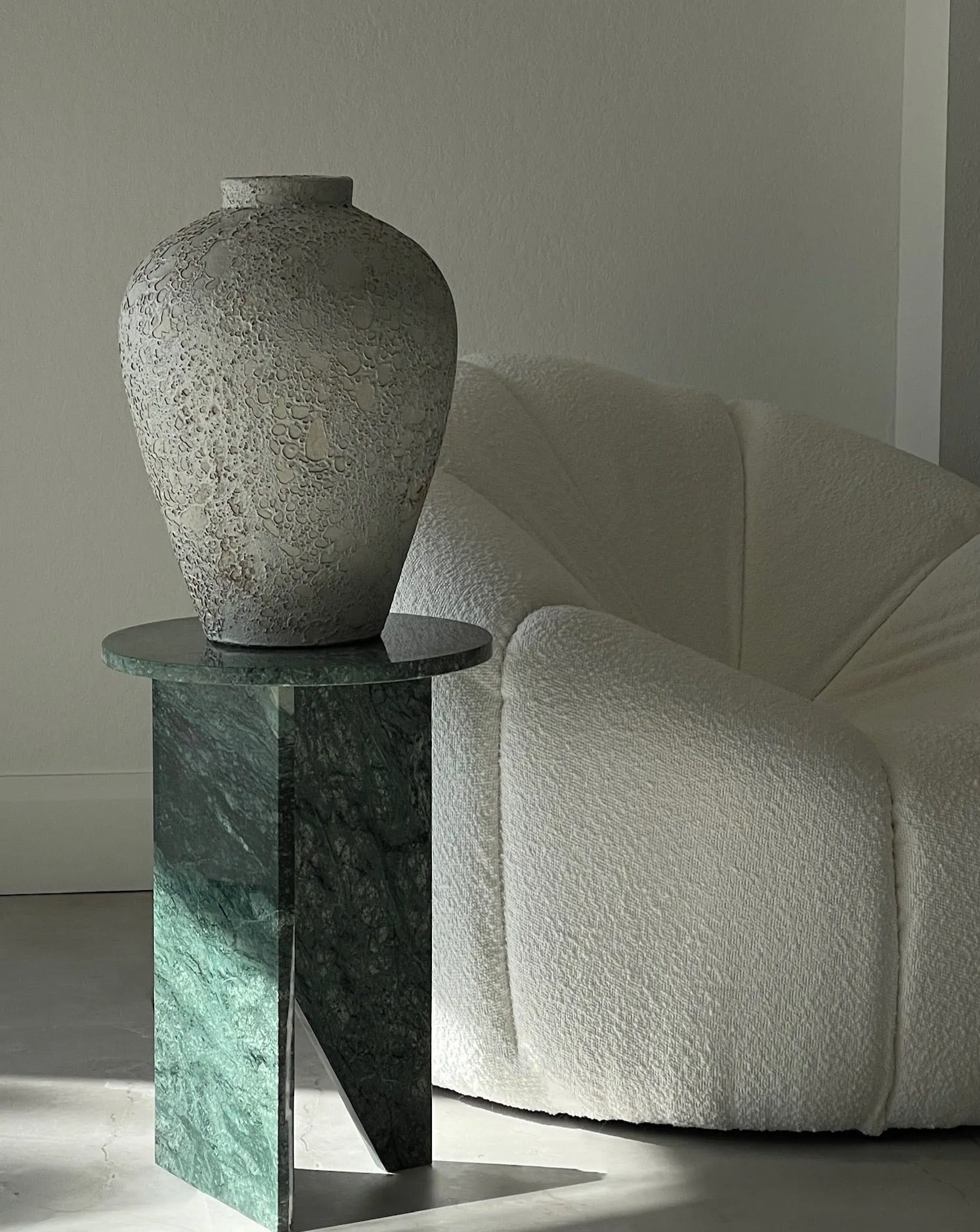 VERDE GUATEMALA MARBLE STONE TABLE