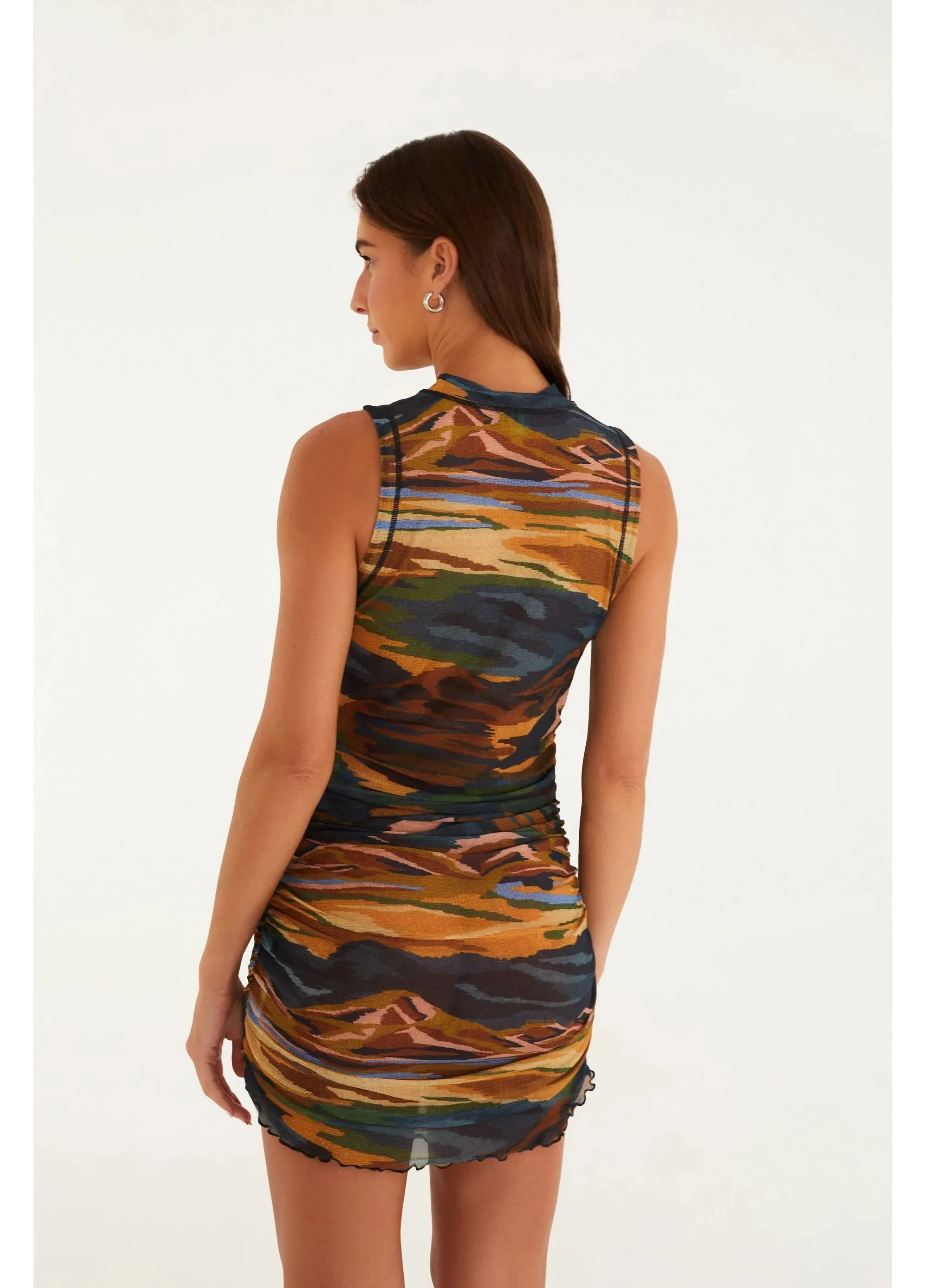 Vestido Curto Tule Montanhas Coloridas